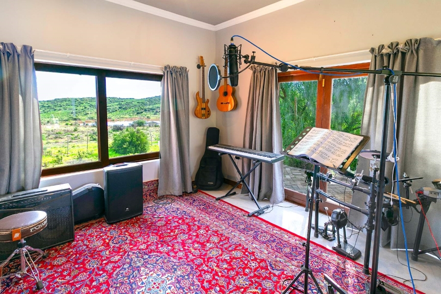 18 Bedroom Property for Sale in Oudtshoorn Rural Western Cape